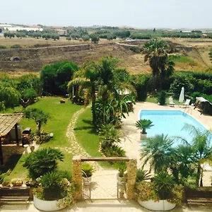 https://tenuta-de-francisci.sicilyhotelsitaly.net
